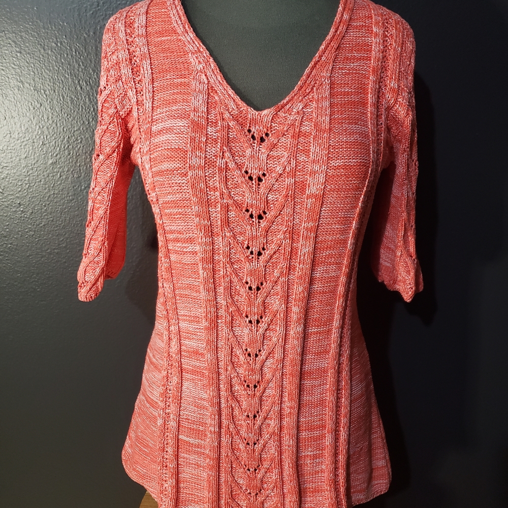 19. Stylish Woman's Coral Knit Blouse Sz Medium